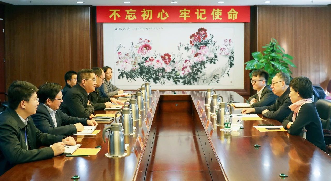 姜仁鋒會(huì)見(jiàn)中國(guó)國(guó)新黨委委員、總會(huì)計(jì)師劉學(xué)詩(shī) 
