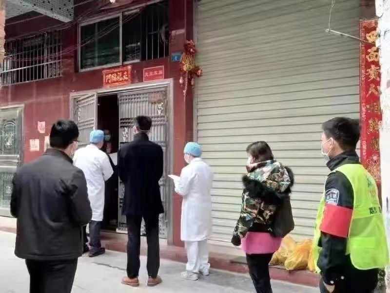 在堅決打贏疫情防控阻擊戰(zhàn)中彰顯擔(dān)當