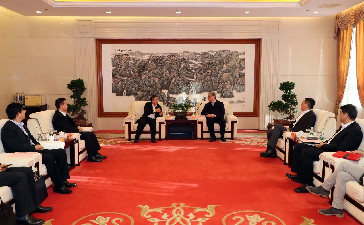 雷凡培會(huì)見中國船級(jí)社黨委副書記、總裁莫鑒輝一行